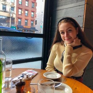 Meet your Posher, Laura